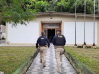 PRF cumpre mandado de prisão em Lavrinhas/SP