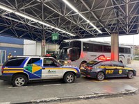 PRF e ANTT realizam operação de combate ao transporte clandestino na Fernão Dias