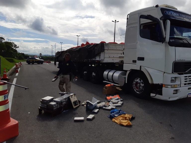 Cocaina Barra do Turvo 15.12.jpeg