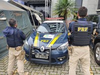 PRF prende homem por corrupção ativa na Rodovia Presidente Dutra em Arujá/SP