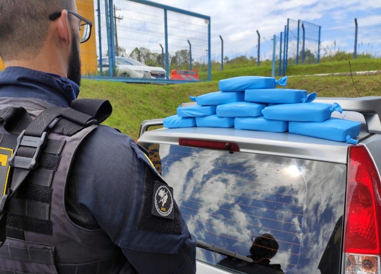 Apreensão de Crack na Regis Bittencourt