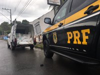 PRF prende casal por furto de carga na Rodovia Régis Bitencourt em Registro/SP