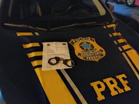 PRF prende homem com mandado de prisão em aberto em Lavrinhas/SP