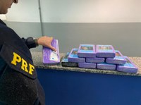 PRF prende jovem de 22 anos por tráfico de drogas na Via Dutra
