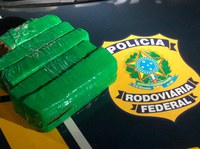 PRF prende motorista por tráfico de drogas e corrução de menores