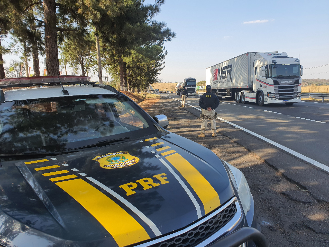 PRF realiza ações de prevenção de acidentes de trânsito durante a Semana Santa em São Paulo