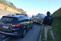 PRF recupera caminhão roubado na rodovia Fernão Dias