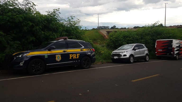 PRF recupera carro roubado, vendido em rede social pela metade do preço