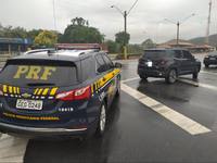 PRF recupera veículo furtado em Lavrinhas/SP