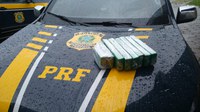 Tráfico de drogas na Régis Bittencourt: PRF apreende 4,9 quilos de maconha em ônibus