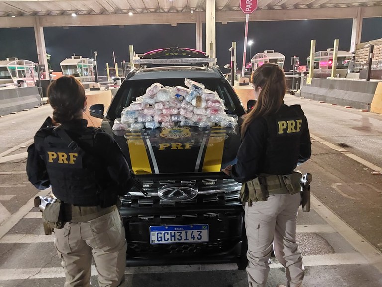 PRF apreende crack e cocaína na Fernão Dias