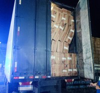 PRF apreende 350 mil maços de cigarros contrabandeados em Miracatu/SP
