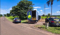 PRF apreende grande quantidade de drogas em caminhão clonado na BR-153, em José Bonifácio/SP