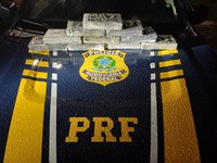 PRF apreende mais de 11 kg de cocaína escondidos em veículo na BR-116, em Barra do Turvo/SP