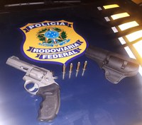 PRF prende indivíduo após se envolver em briga de trânsito e disparar com arma de fogo