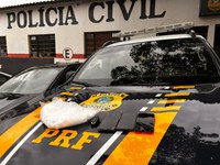 PRF prende motorista de aplicativo transportando entorpecente