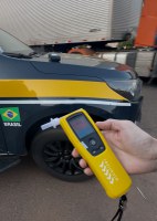 PRF prende motorista embriagado que dirigia carreta em Guaiçara/SP