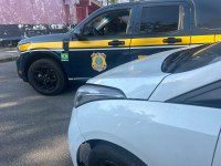 PRF recupera veículo furtado e prende homem por receptação em Arujá/SP