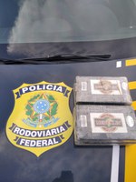 PRF prende mulher por tráfico de drogas em ônibus na Régis Bitencourt em Registro/SP