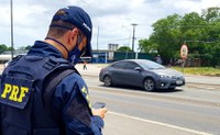 Laranjeiras/SE: PRF flagra inabilitado pilotando na BR-235
