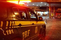 Malhada dos Bois: PRF flagra mulher com maconha na BR-101