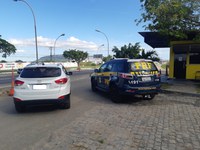 Itabaiana/SE: PRF recupera  carro roubado.