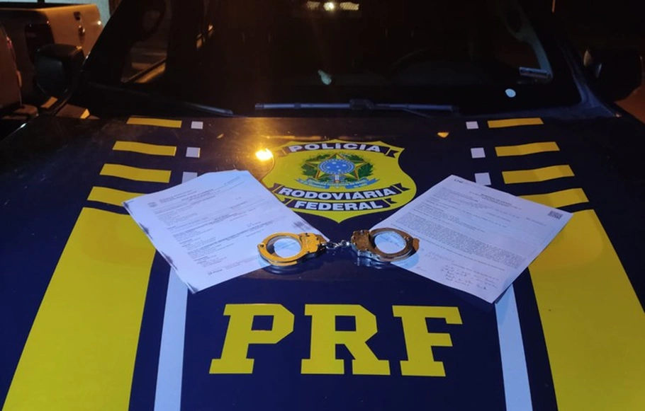 mandado-de-prisao-foi-cumprido-pela-prf.jpeg.950x0_q95_crop (1).webp