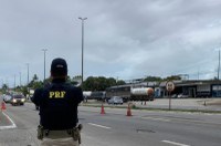 Nossa Sra. do Socorro/SE: PRF flagra na BR-235 motorista realizando transporte irregular de passageiros
