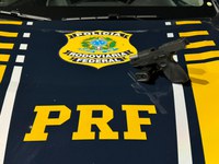 PRF prende homem com arma de uso restrito em São Cristóvão