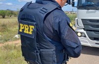 Areia Branca/SE: PRF flagra caminhoneiro com rebite na BR-235