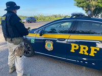 Itabaiana/SE: PRF flagra condutor inabilitado pilotando embriagado