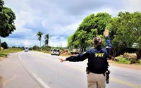 Estância/SE: PRF flagra inabilitado pilotando na BR-101