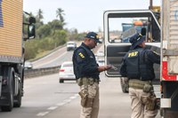 Sergipe: PRF flagra dois motoristas portando comprimidos de "rebites"