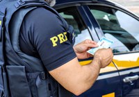 FINAL DE SEMANA: PRF flagra três condutores dirigindo com CNHs suspensas em Sergipe