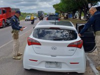 PRF/SE recupera carro roubado em Salvador/BA