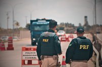 Santa Luzia do Itanhy/SE: PRF flagra menor dirigindo na BR-101 e mãe é responsabilizada