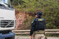 Cristinápolis/SE: PRF flagra caminhão transportando carga com excesso de peso