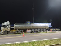 Cristinápolis/SE: Caminhão que transportava carga com excesso de peso é retido pela PRF