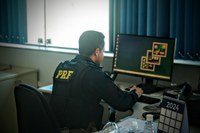 PRF prende dois homens com mandados de prisão em aberto