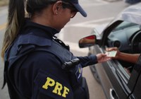 UMBAÚBA/SE: PRF flagra na BR-101 motorista com direito de dirigir suspenso