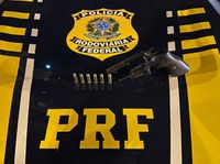 Álcool, arma e droga: PRF/SE prende condutor e passageiro de motocicleta