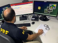 PRF/SE prende homem com mandado de prisão em aberto