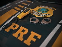 PRF flagra condutor dirigindo embriagado e sem habilitação em Nossa Senhora do Socorro/SE