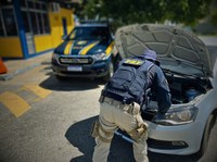 NOSSA SRA. DO SOCORRO/SE: PRF recupera na BR-235 carro roubado