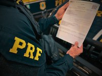 Laranjeiras/SE: PRF prende, na BR-101, homem com mandado de prisão em aberto