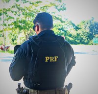 PRF registra desacato e ameaça durante apreensão de moto adulterada em Areia Branca/SE