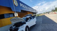 PRF recupera carro roubado e apreende arma, munições e droga em Malhada dos Bois