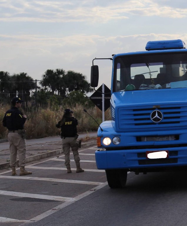 Areia Branca/SE: PRF recupera na BR-235 caminhão adulterado