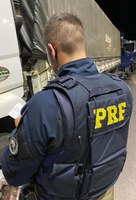 BR-101: PRF apreende 38 toneladas de fertilizante em situação irregular