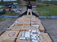 BR-101: PRF apreende carga de cigarros contrabandeados em Sergipe